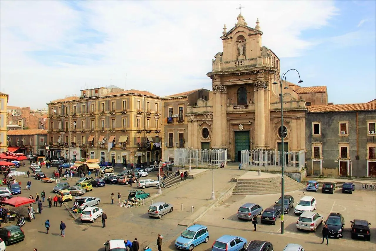 Re Carlo Rooms Catania 3*,